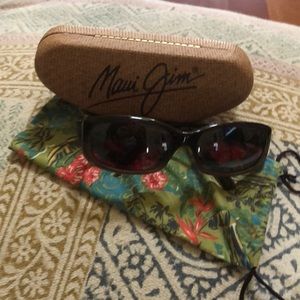 Maui Jim woman’s sunglasses with case